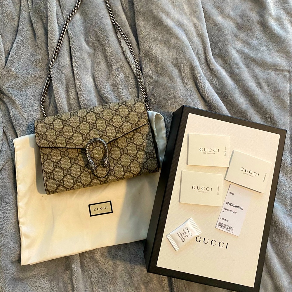 Gucci Dionysus GG Supreme chain wallet